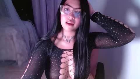 bigsara333 online show from January 5, 11:30 pm