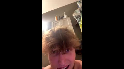 Snapshot of bigskinnyboyshh chatting on September 18, 2:48 am bigskinnyboyshh online show from September 18, 2:48 am