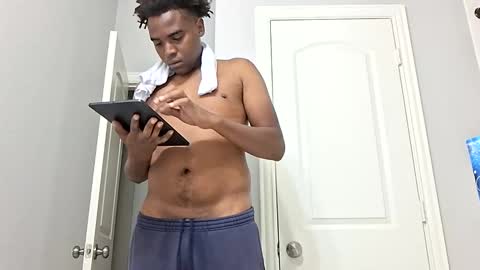 Bigthugger23 online show from November 3, 9:38 pm