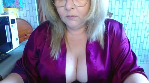 Snapshot of bigtitskendrahot chatting on September 30, 6:02 am kendra online show from September 30, 6:02 am