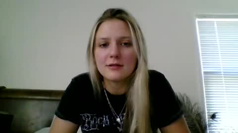 bigtittybella21 online show from July 2, 1:36 am