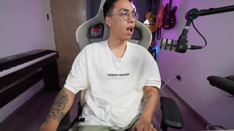 bigxboy96 online show from February 6, 4:42 am