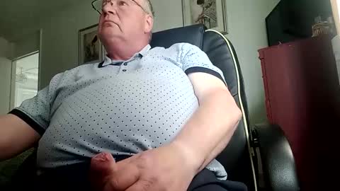 billlllllyb online show from May 13, 10:47 am