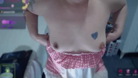 bisex woman online show from October 6, 11:22 pm