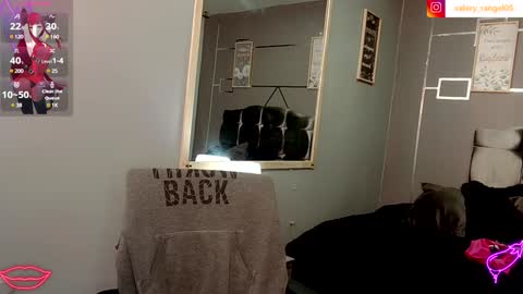 Snapshot of bitch_capelli chatting on February 1, 4:03 am .. .. online show from February 1, 4:03 am