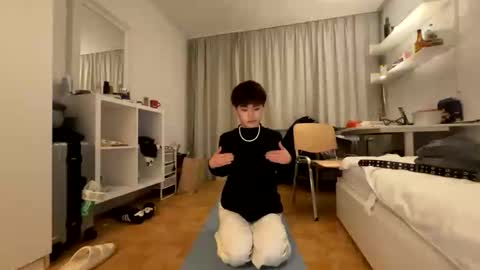 Lou online show from January 7, 8:58 pm