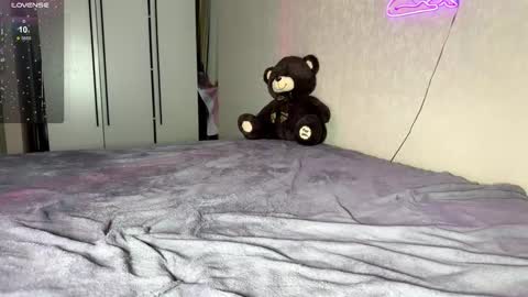 bklfeya online show from November 23, 3:54 pm