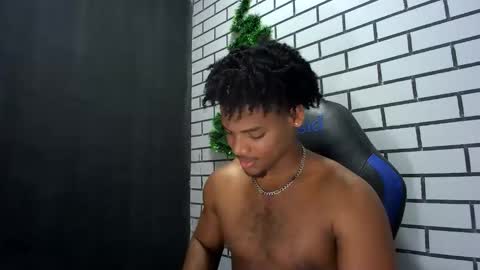 tu morenito online show from December 19, 9:21 pm