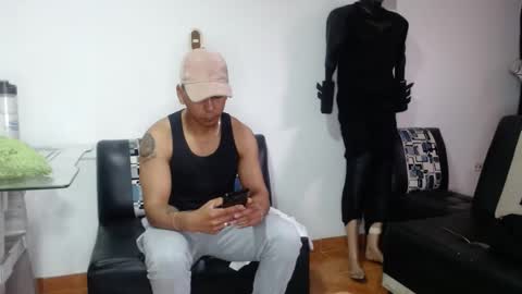 Snapshot of black_hot26 chatting on October 9, 2:44 pm black_hot26 online show from October 9, 2:44 pm