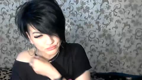 black_hot_01 online show from October 6, 6:20 am