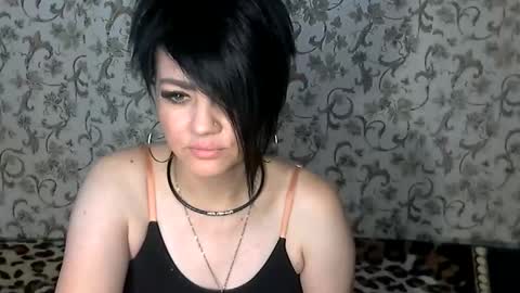 black_hot_01 online show from September 18, 6:39 am