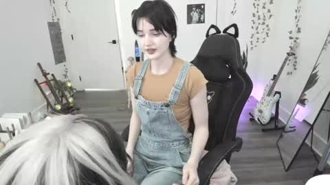 Ella online show from January 10, 10:04 pm