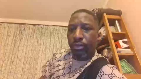 Snapshot of blackmamba_93 chatting on December 15, 1:35 am Bakbak online show from December 15, 1:35 am