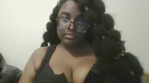 blackqueennie online show from November 18, 3:31 am