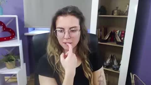 Snapshot of blackrosezoey chatting on January 21, 11:46 am Z O E Y online show from January 21, 11:46 am