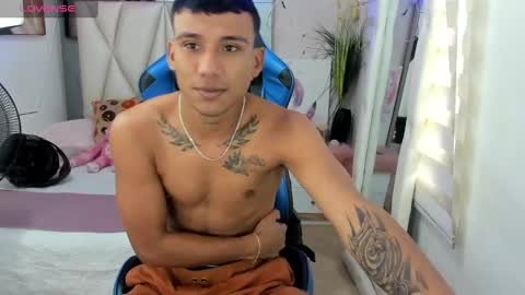 Snapshot of blacksex_boy chatting on February 2, 4:11 pm Marlon online show from February 2, 4:11 pm