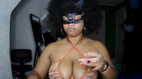 Snapshot of blacksirenqueen chatting on December 17, 2:12 am Queen Siren online show from December 17, 2:12 am