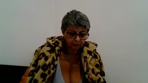 Snapshot of blackwidow05 chatting on December 8, 2:09 pm Black Widow online show from December 8, 2:09 pm