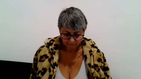 Snapshot of blackwidow05 chatting on December 1, 4:32 pm Black Widow online show from December 1, 4:32 pm