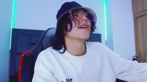 blade_sensual online show from October 19, 9:47 am