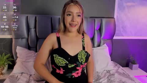 blairjones_ online show from November 7, 1:57 pm