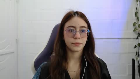   online show from October 3, 3:20 pm