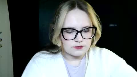 blesskitty_ online show from September 27, 2:26 pm