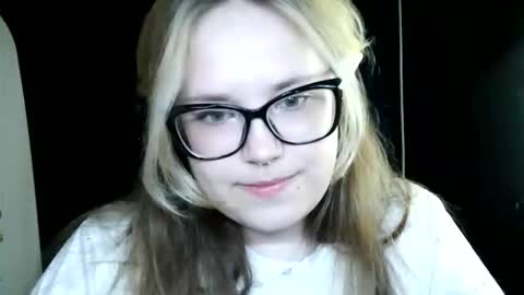 blesskitty_ online show from September 16, 1:13 pm