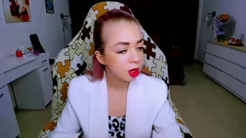 Nicole online show from February 7, 6:35 am