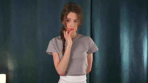 Emily online show from December 19, 10:33 am