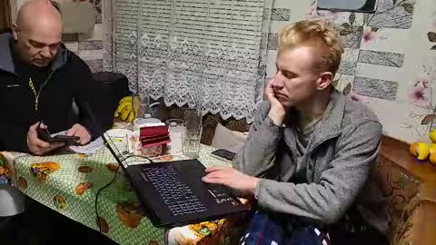 blond_boy69 online show from April 15, 6:55 pm