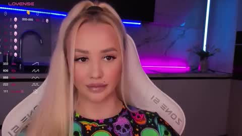 Lana online show from October 5, 9:18 am