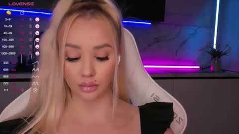 Lana online show from October 4, 8:12 am