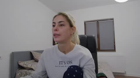 blonde4pasion online show from December 5, 4:59 am