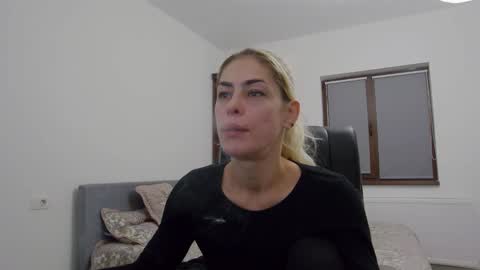 blonde4pasion online show from December 4, 5:32 am
