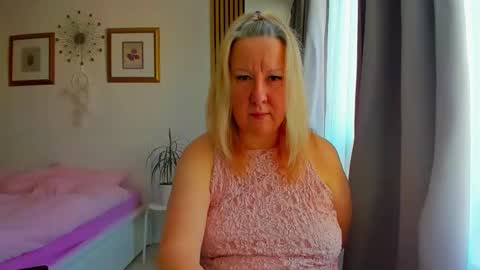 Nicole online show from March 8, 5:33 am