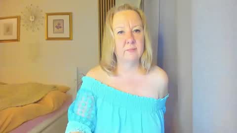 Nicole online show from February 18, 4:25 pm