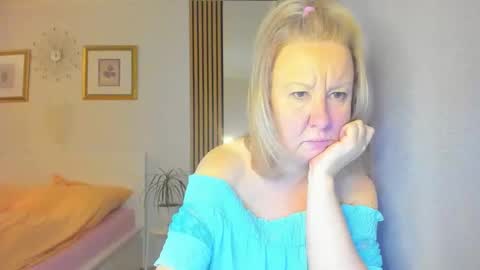 Nicole online show from February 4, 5:23 pm