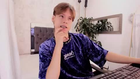 Maleeth online show from October 20, 9:42 pm