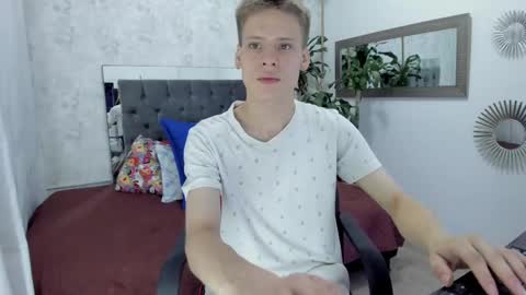Snapshot of blondie_lover69 chatting on March 3, 7:17 pm Maleeth online show from March 3, 7:17 pm