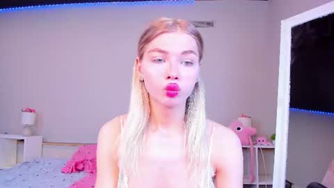 blondy_fina online show from June 8, 5:41 am