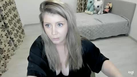 blondysarah online show from March 3, 8:16 pm