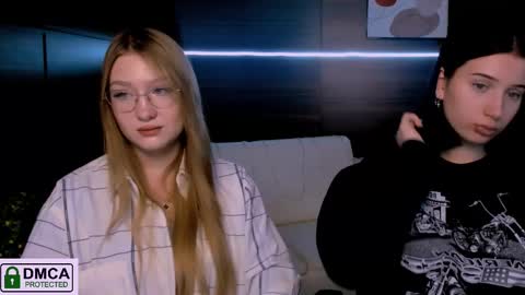 Jasmine online show from December 16, 1:32 pm