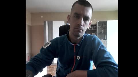 Runaway online show from September 29, 2:05 pm