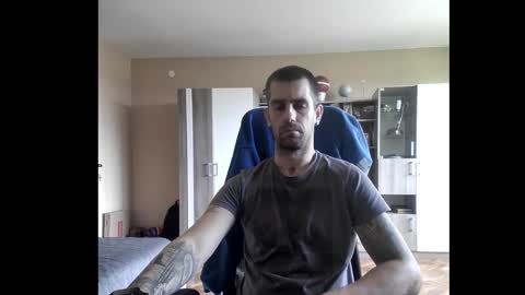 Runaway online show from October 24, 1:34 pm