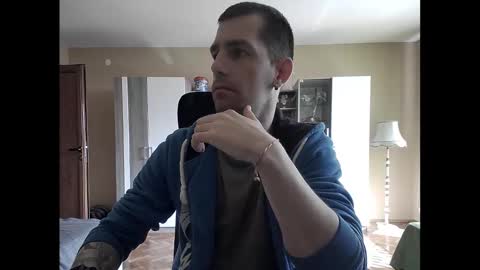 Runaway online show from March 4, 10:57 am