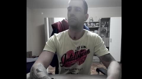 Runaway online show from October 12, 7:38 pm