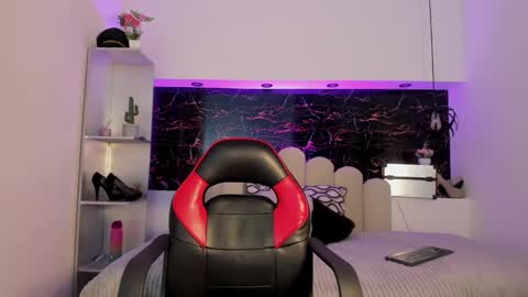            online show from February 6, 7:29 pm