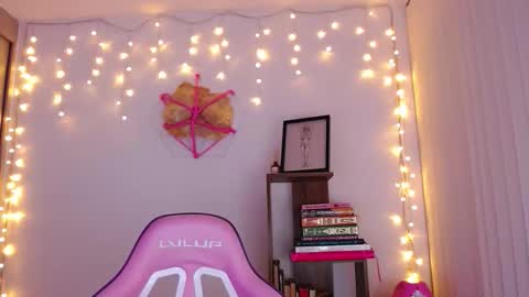 Im Abril .. Nice to meet you  thumb up me please its important  INDEPENDENT MODEL online show from October 29, 1:51 am