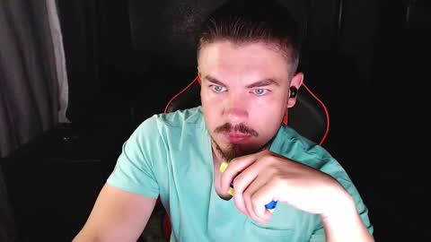 blueeyeboy0 online show from December 1, 7:27 pm